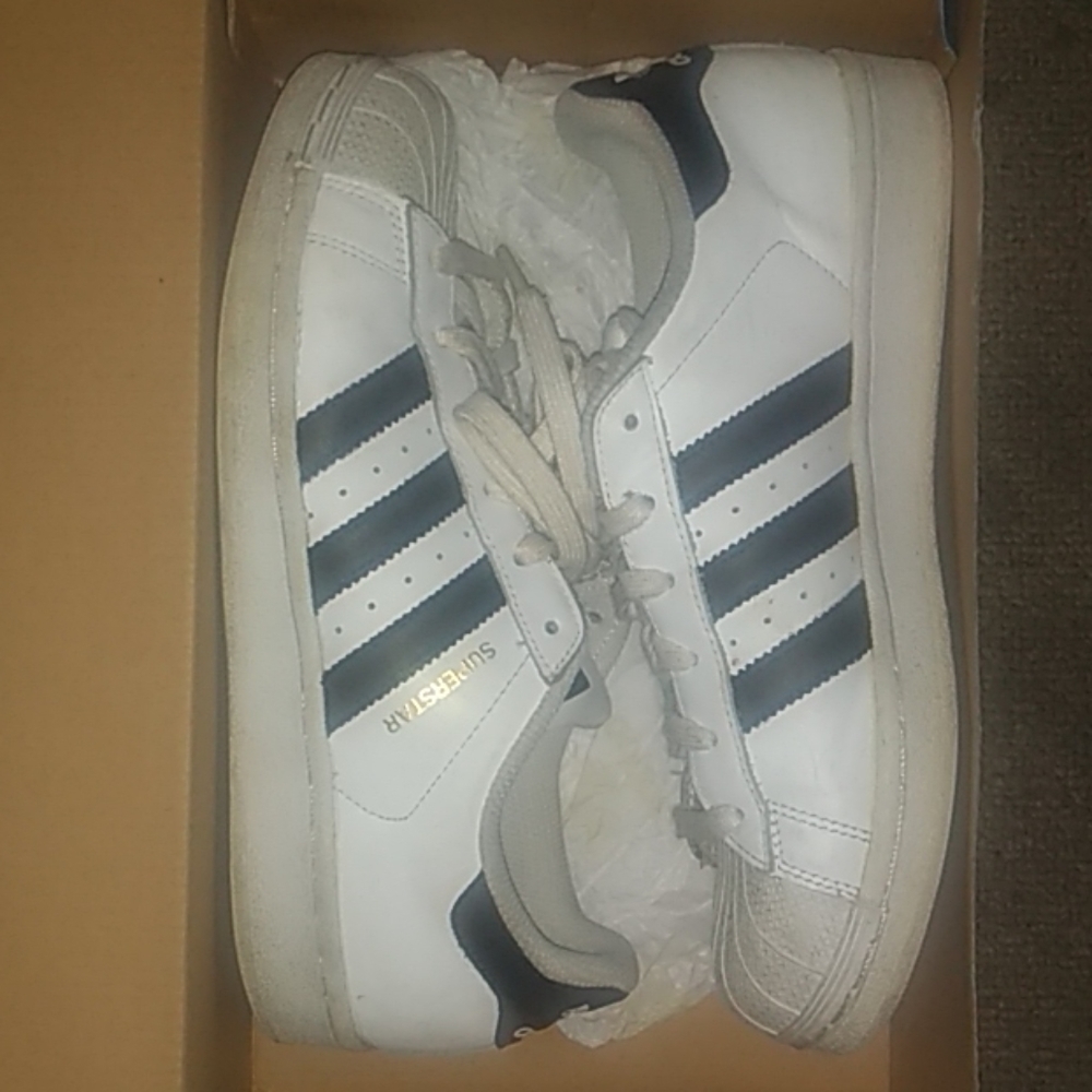 Addidas " Superstar" three stripe shell heads